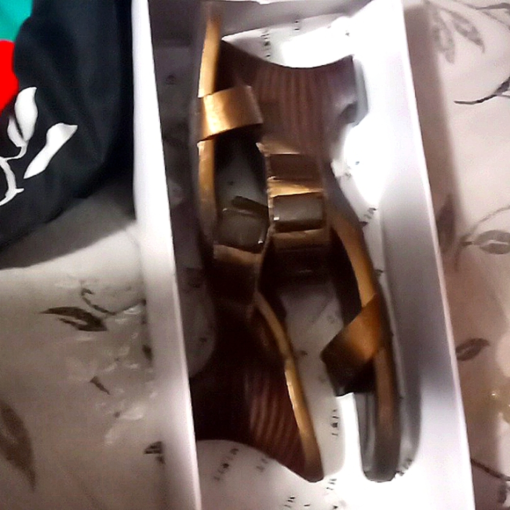 Dress shoes